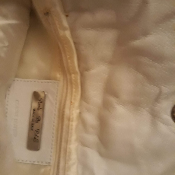 Price drop! Must go. Gorgeous paola by Pdl white fur handbag very good condition - Picture 5 of 14